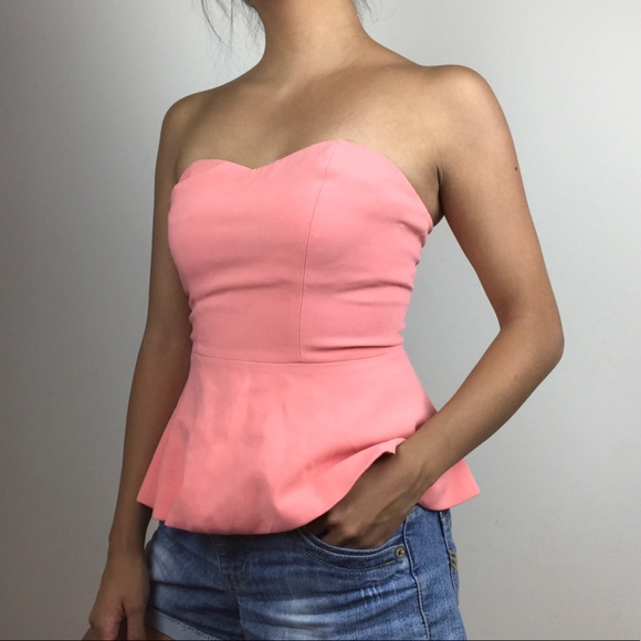 Forever 21 Tops - Cute coral peplum top!